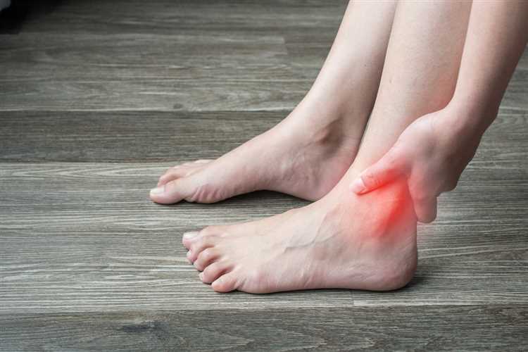 Ayak bileklerinde ağrı: nedenleri, semptomları ve tedavi